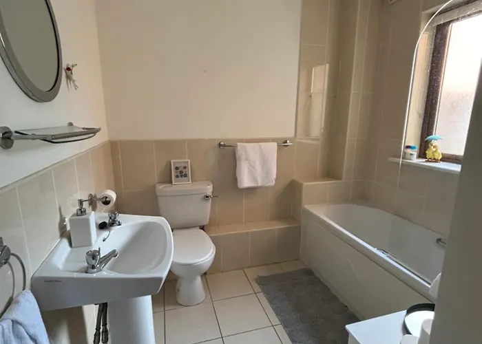 בית נופש Luxury Stylish Kincora Townhouse קילאלו